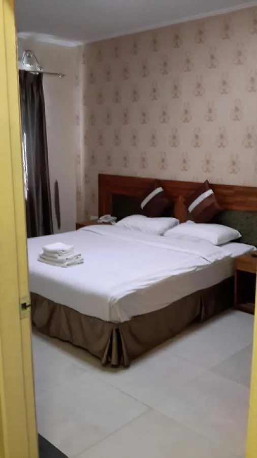 Hotel 9 Mile Rangún