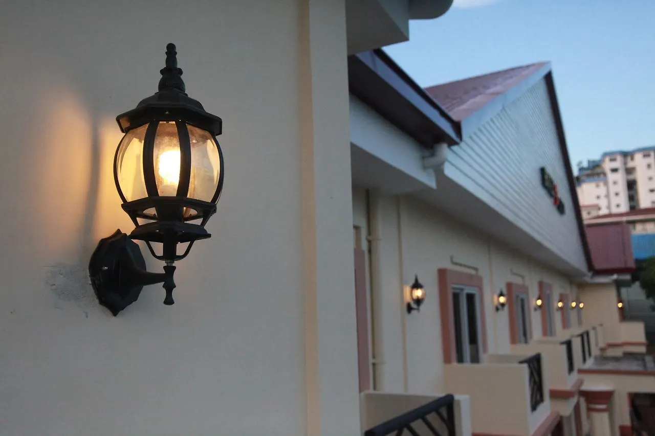 Hotel 9 Mile Rangún